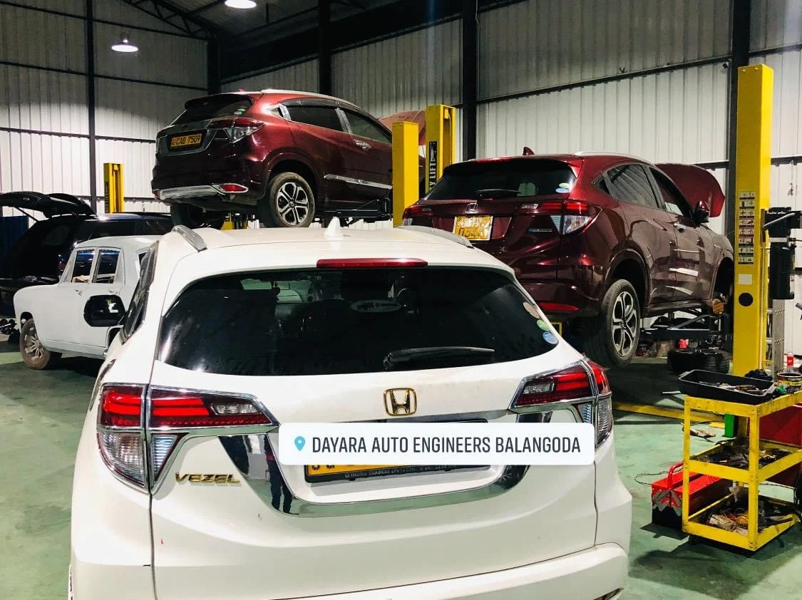 Honda Vezel hybrid undergoing battery diagnostics at Dayara Auto Engineers workshop in Balangoda